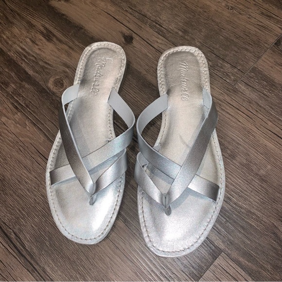 Madewell The Boardwalk Thong Sandal In Metallic Leather - Picture 4 of 11